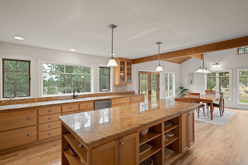 16045 Fox Ridge Tiffany Vasquez Bend Real Estate Bend Oregon LifeinBend65-web-or-mls-Riley Visuals-66