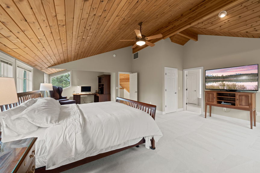 16045 Fox Ridge Tiffany Vasquez Bend Real Estate Bend Oregon LifeinBend70-web-or-mls-Riley Visuals-71