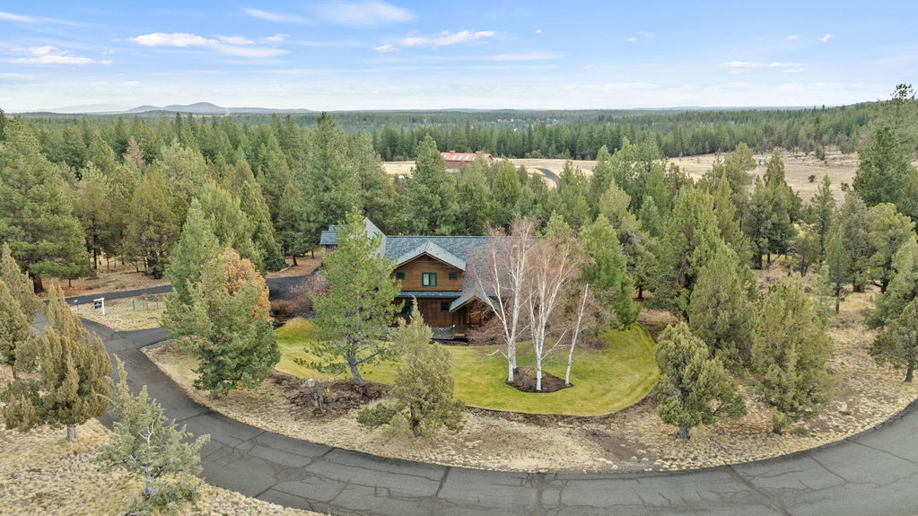 16045 Fox Ridge Tiffany Vasquez Bend Real Estate Bend Oregon LifeinBend8-web-or-mls-Riley Visuals-9