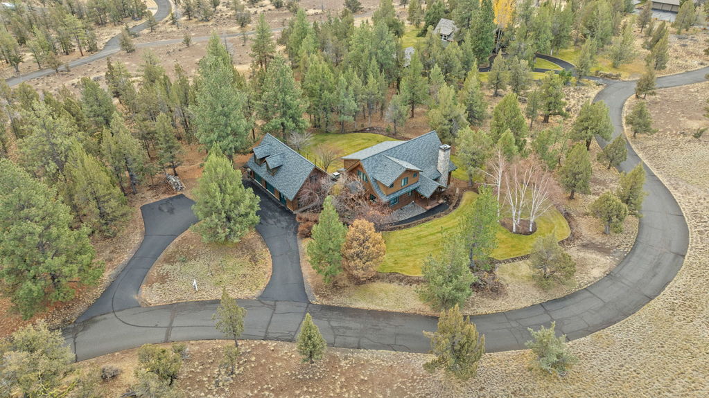 Front View of 16045 Fox Ridge Circle Sisters Oregon