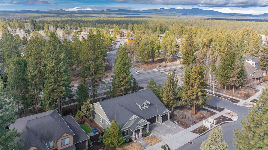 19115 NW Chiloquin Dr Bend OR53