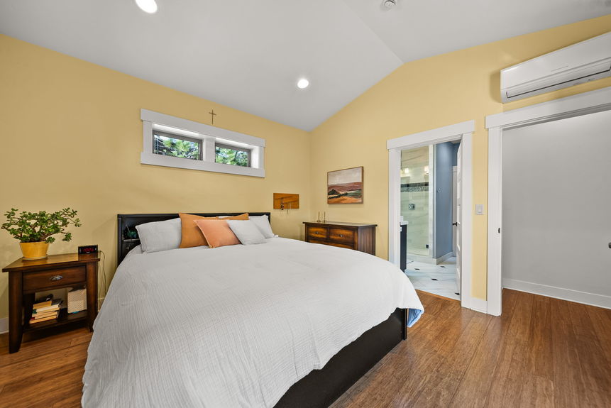 2446 NW Drouillard Ave Bend 18-web-or-mls-Riley Visuals-18