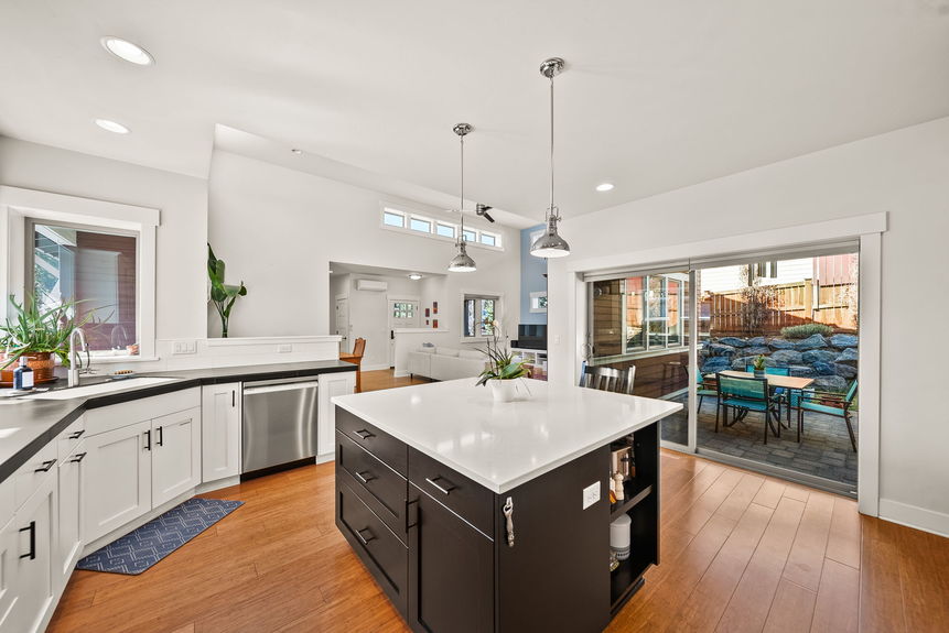 2446 NW Drouillard Ave Bend 28-web-or-mls-Riley Visuals-28