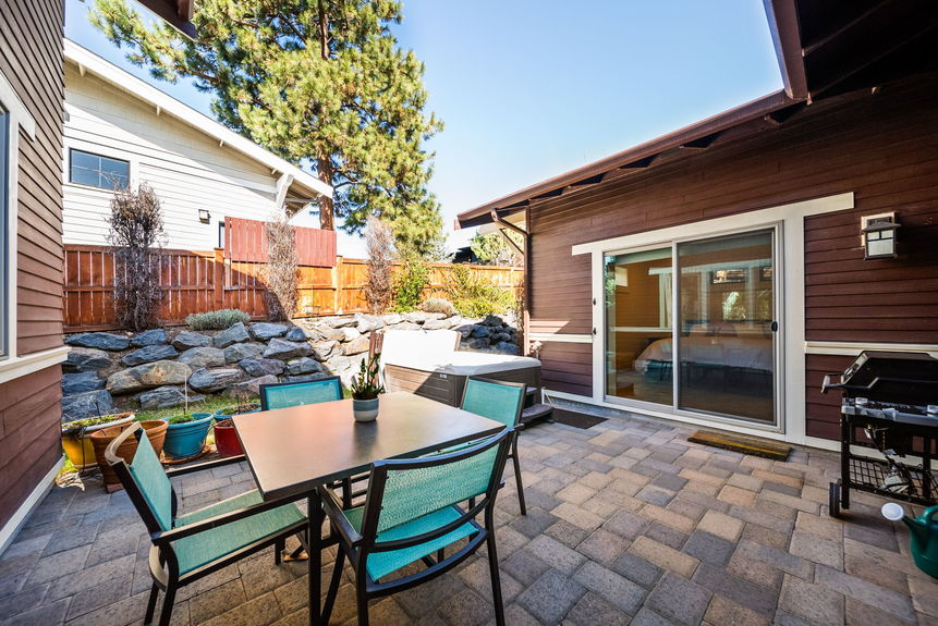 2446 NW Drouillard Ave Bend 8-web-or-mls-Riley Visuals-8