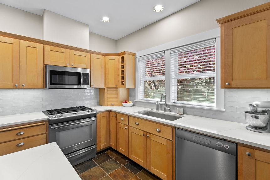 2443 NW Awbrey Rd Bend Tiffany Vasquez41-web-or-mls-Riley Visuals-41