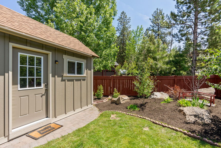 2287 NW Meadow Ct Bend10-web-or-mls-Riley Visuals-10