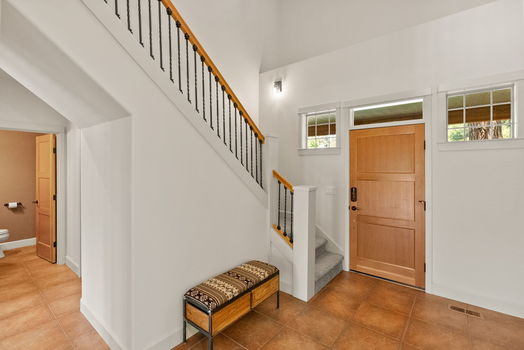 2287 NW Meadow Ct Bend Foyer Shevlin Meadow Summit West Tiffany Vasquez Top 1% Bend Realtor