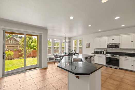 2287 NW Meadow Ct Bend Kitchen Shevlin Meadow Summit West Tiffany Vasquez Top 1% Bend Realtor