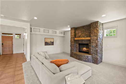 2287 NW Meadow Ct Bend30-web-or-mls-Riley Visuals-30