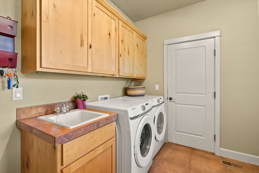 2287 NW Meadow Ct Bend37-web-or-mls-Riley Visuals-37