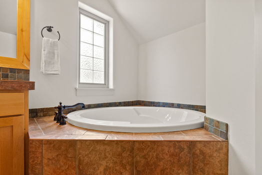 2287 NW Meadow Ct Bend48-web-or-mls-Riley Visuals-48