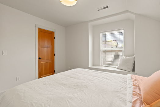 2287 NW Meadow Ct Top 1% NW Bend Agent Tiffany Vasquez
