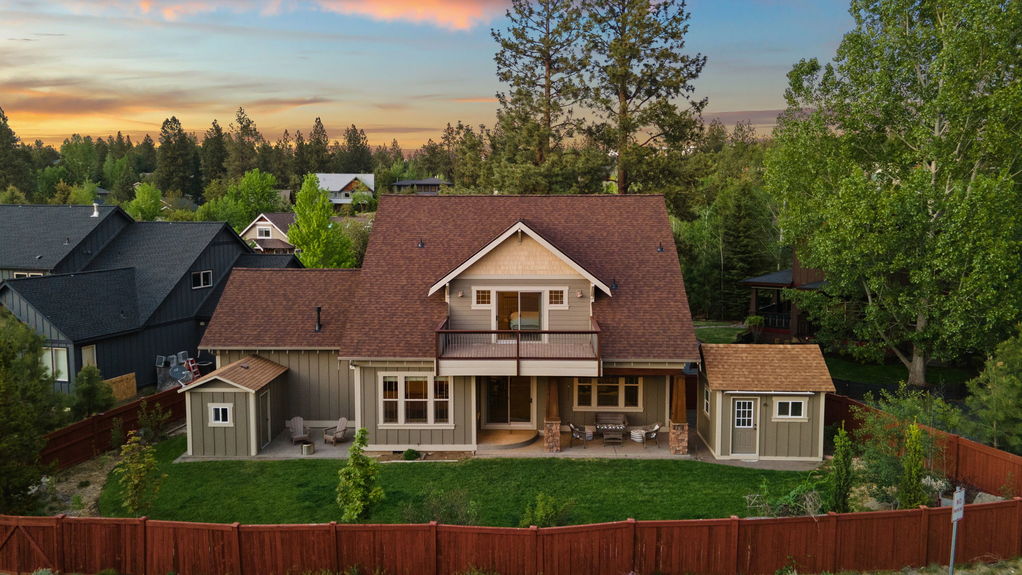 2287 nw meadow ct14-web-or-mls-Riley Visuals-14