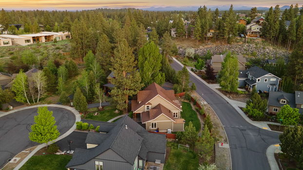 2287 nw meadow ct16-web-or-mls-Riley Visuals-16