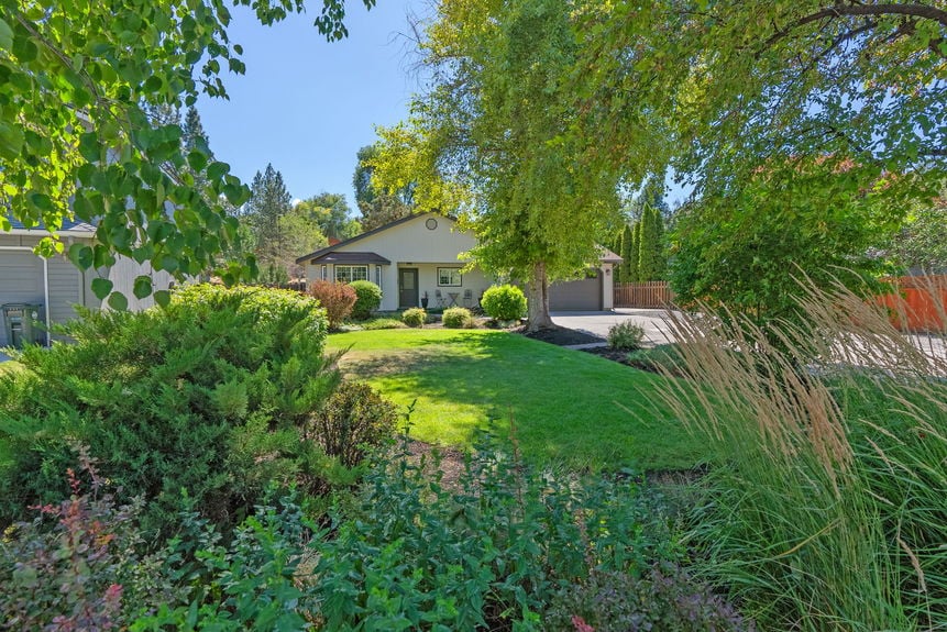 1671 NE Meerkat Bend Oregon 1671 NE Meerkat Bend Oregon 2-web-or-mls-Riley Visuals-2