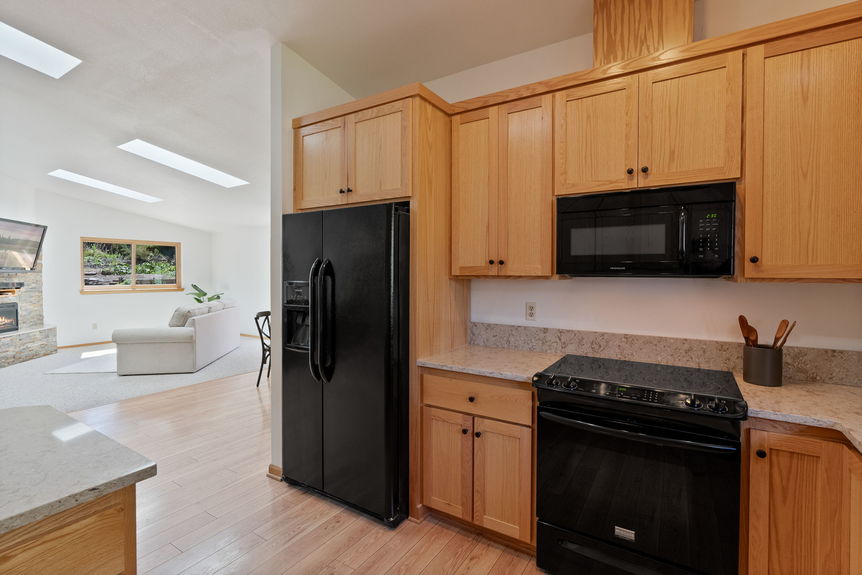 1671 NE Meerkat Bend Oregon 1671 NE Meerkat Bend Oregon 39-web-or-mls-Riley Visuals-39