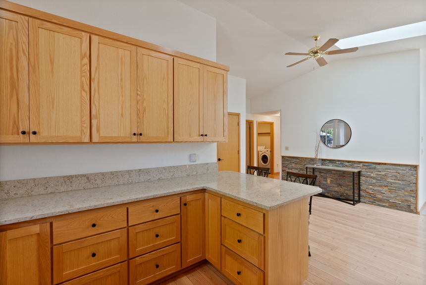 1671 NE Meerkat Bend Oregon 1671 NE Meerkat Bend Oregon 40-web-or-mls-Riley Visuals-40