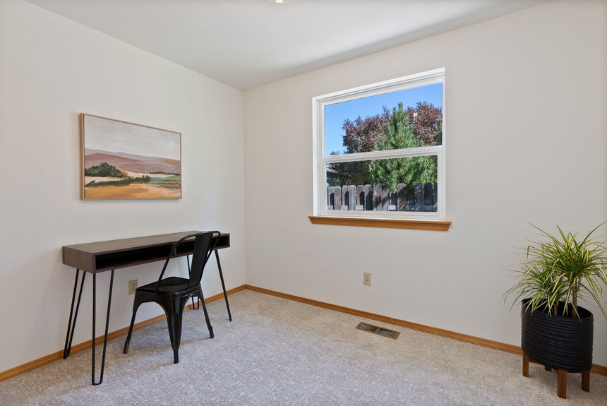 1671 NE Meerkat Bend Oregon 1671 NE Meerkat Bend Oregon 47-web-or-mls-Riley Visuals-47