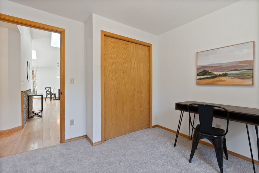 1671 NE Meerkat Bend Oregon 1671 NE Meerkat Bend Oregon 48-web-or-mls-Riley Visuals-48