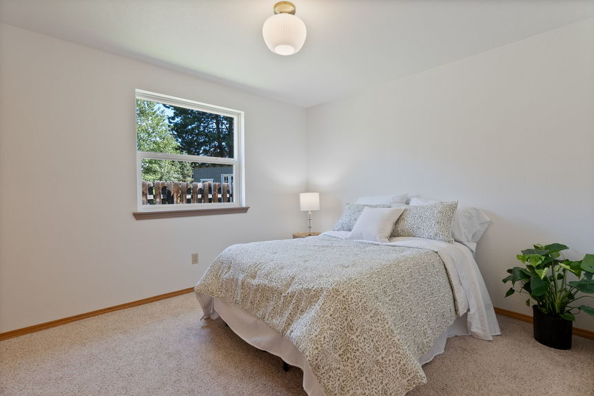 1671 NE Meerkat Bend Oregon 1671 NE Meerkat Bend Oregon 51-web-or-mls-Riley Visuals-51