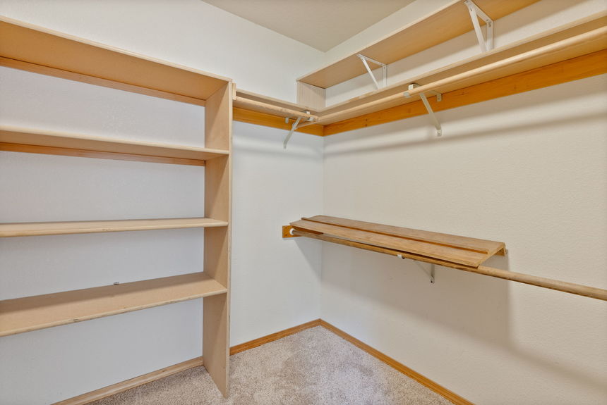 1671 NE Meerkat Bend Oregon 1671 NE Meerkat Bend Oregon 56-web-or-mls-Riley Visuals-56