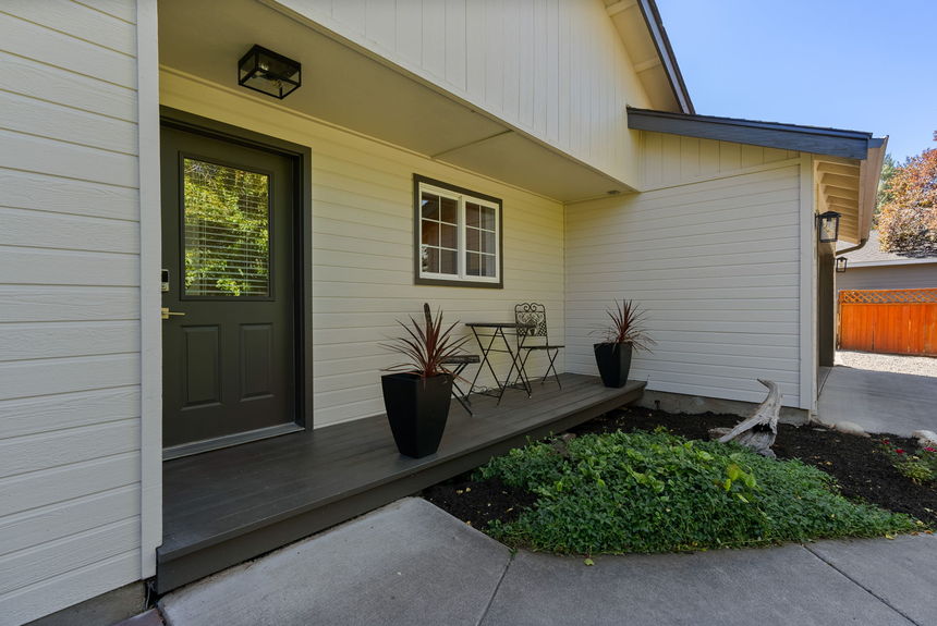 1671 NE Meerkat Bend Oregon 1671 NE Meerkat Bend Oregon 7-web-or-mls-Riley Visuals-7