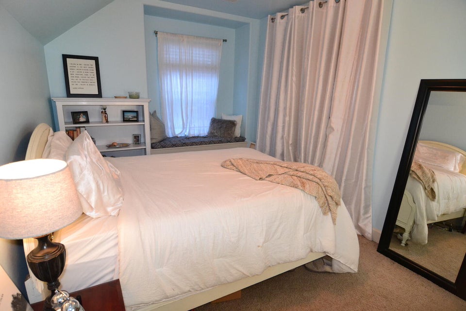 Second guest bedroom before