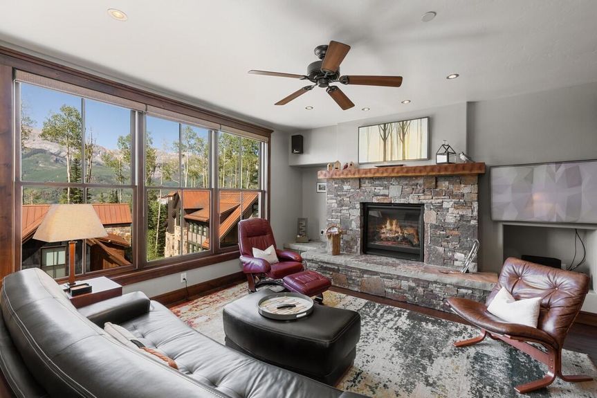 12 TRAILS EDGE LANE Gallery Image 2