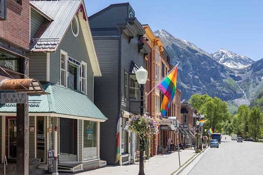 215 E Colorado Ave #1 Featured Image