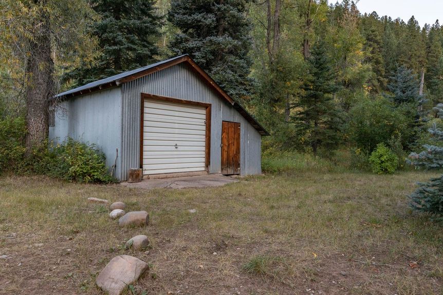 26569 County Road Gallery Image 14