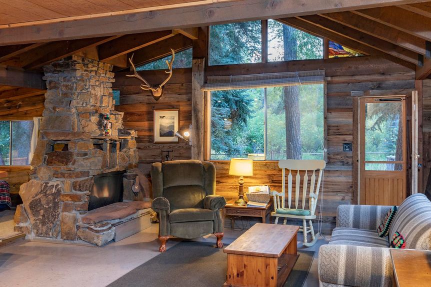 26569 County Road Gallery Image 7