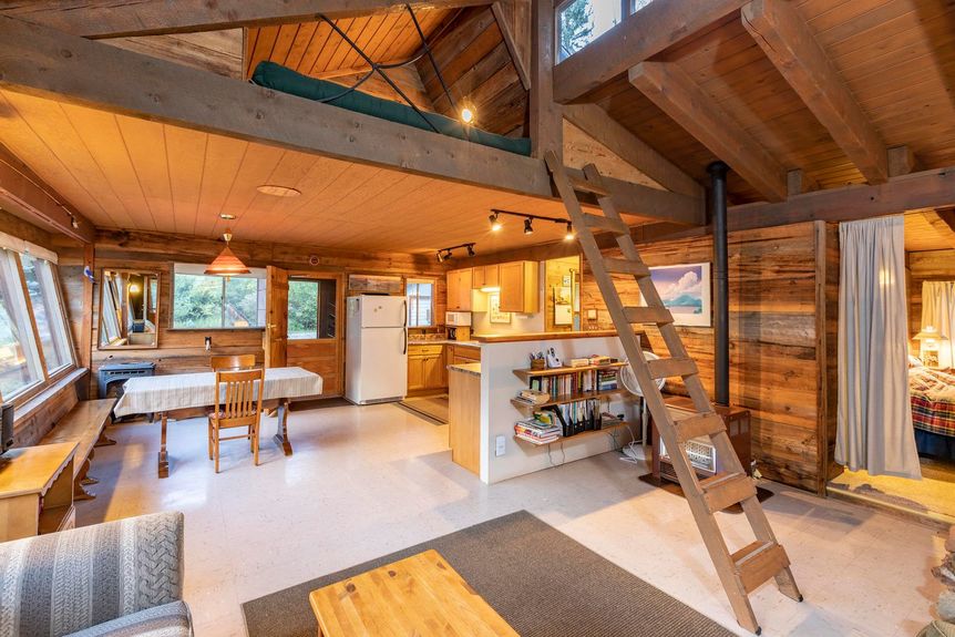 26569 County Road Gallery Image 8