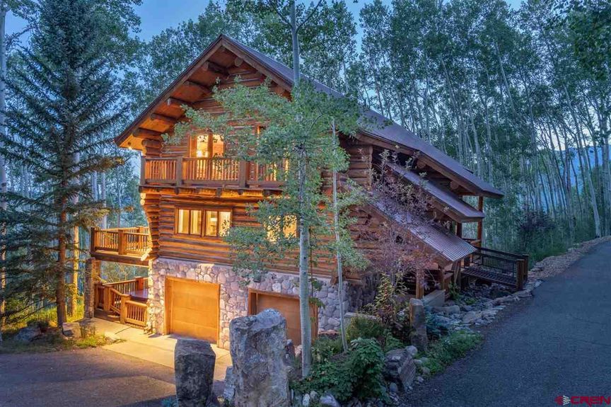 301 QUAKEY LANE Featured Image