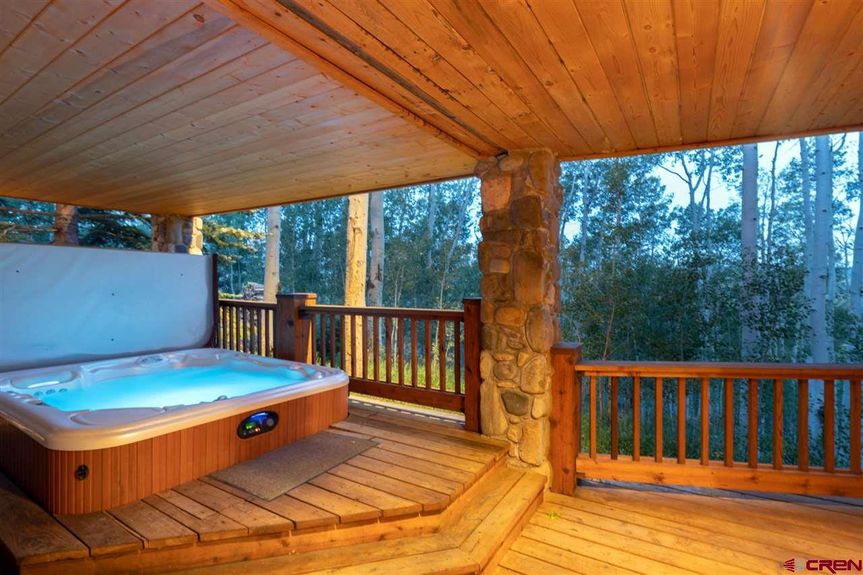 301 QUAKEY LANE Gallery Image 13