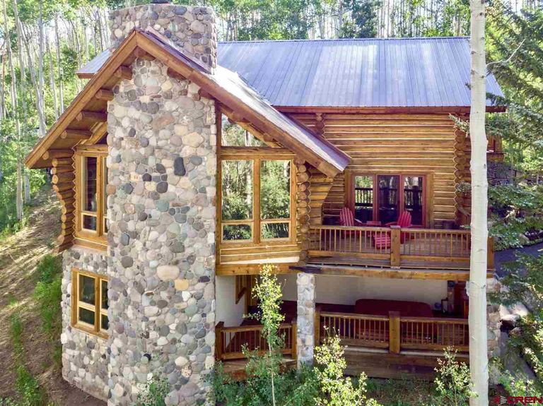 301 QUAKEY LANE Gallery Image 2