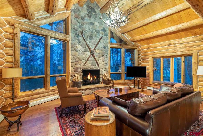 301 QUAKEY LANE Gallery Image 4