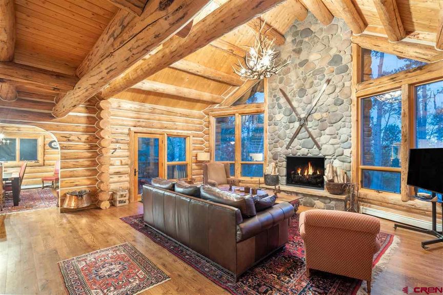 301 QUAKEY LANE Gallery Image 5