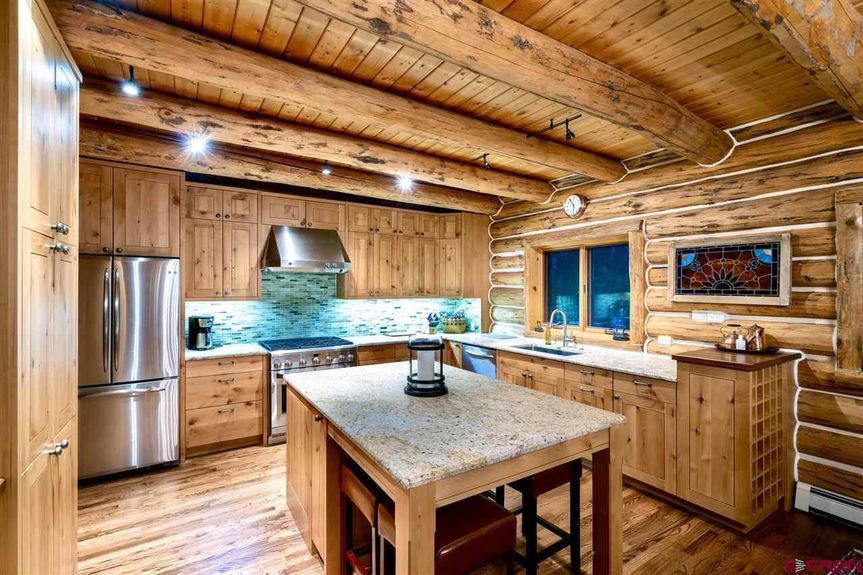 301 QUAKEY LANE Gallery Image 6