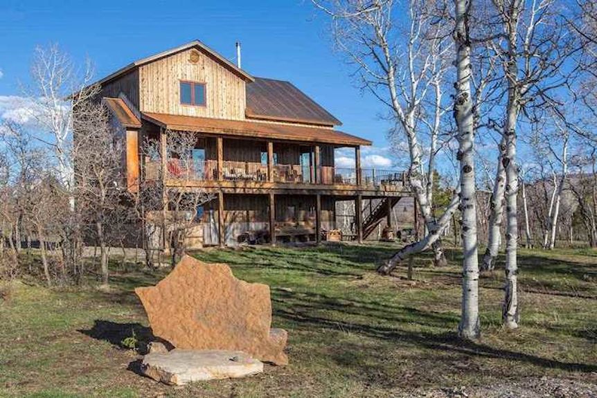 406 Flagstone Lane Featured Img