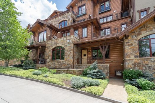 Elkstone Cabins Img 1