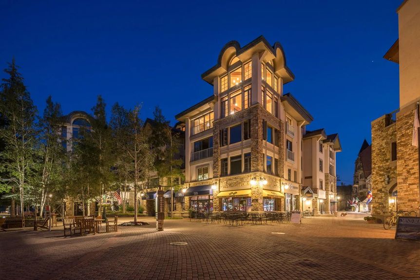 Plaza 401 Gallery Img 1