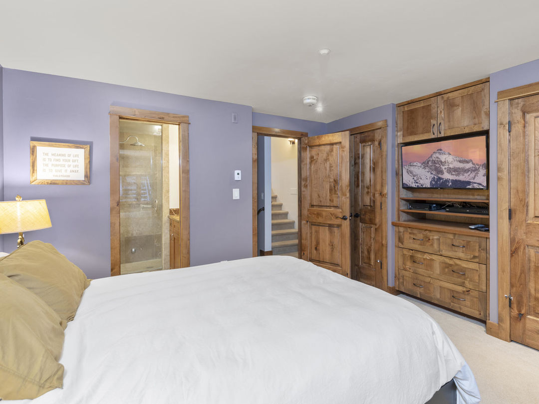 C12A3482-008-008-2048&#215;1536