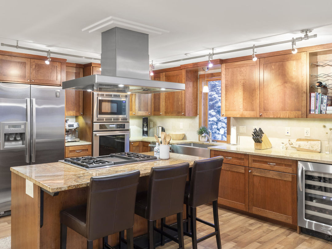 C12A3507-018-018-2048&#215;1536