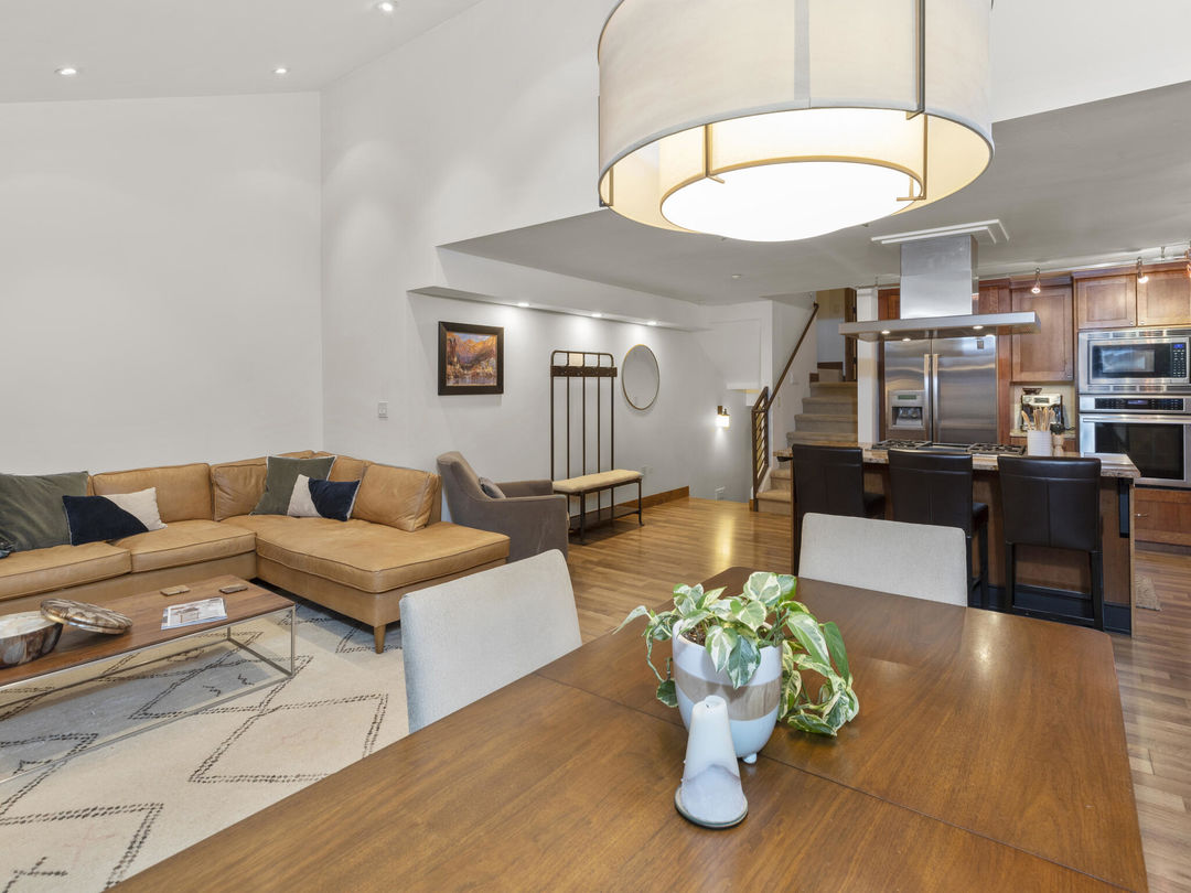 C12A3513-021-022-2048&#215;1536