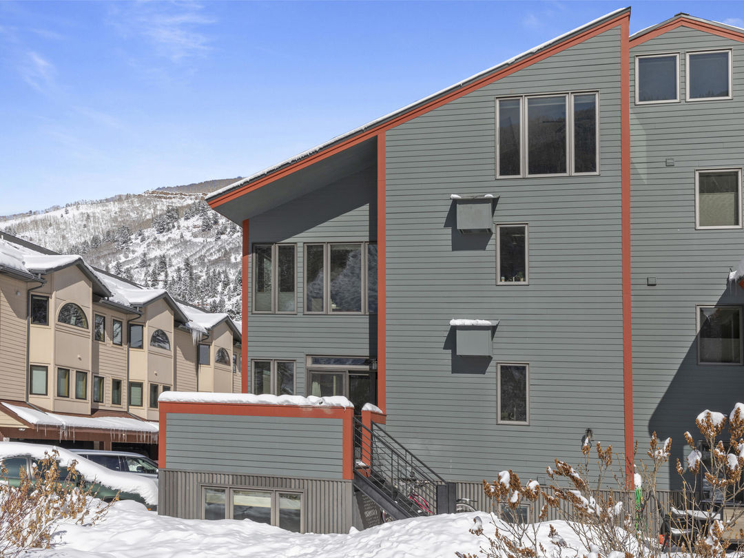 C12A3600-029-048-2048&#215;1536