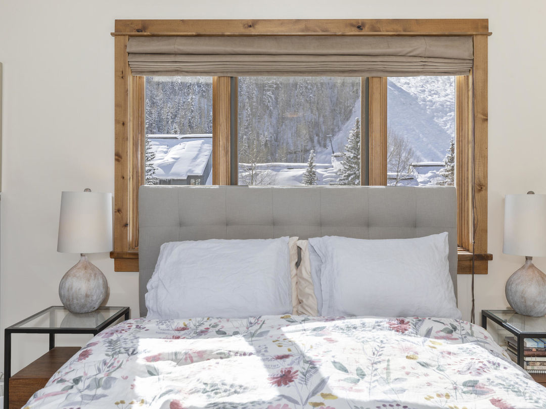 C12A3623-040-049-2048&#215;1536