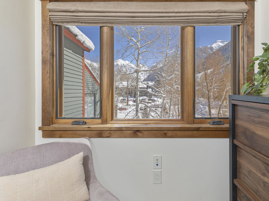 C12A3626-039-054-2048&#215;1536