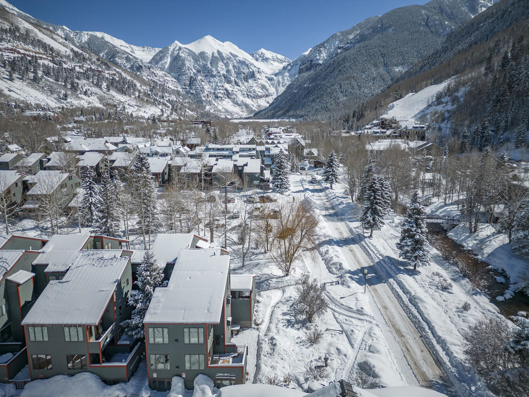 DroneExtAjax-044-027-2048&#215;1536