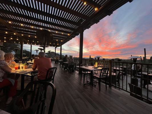 Las Sendas grill patio views.