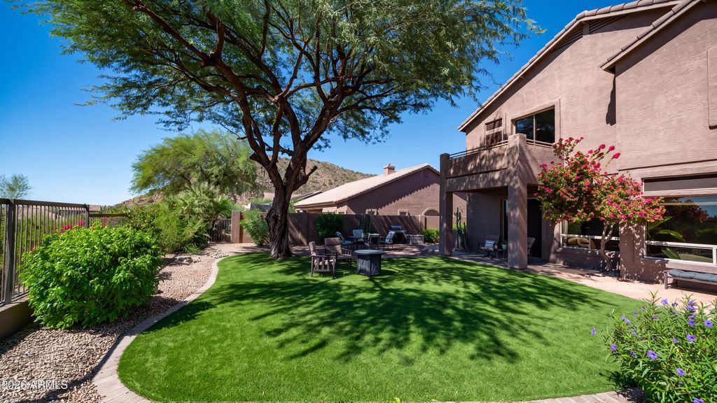 Luxury Golf Course Living in Las Sendas